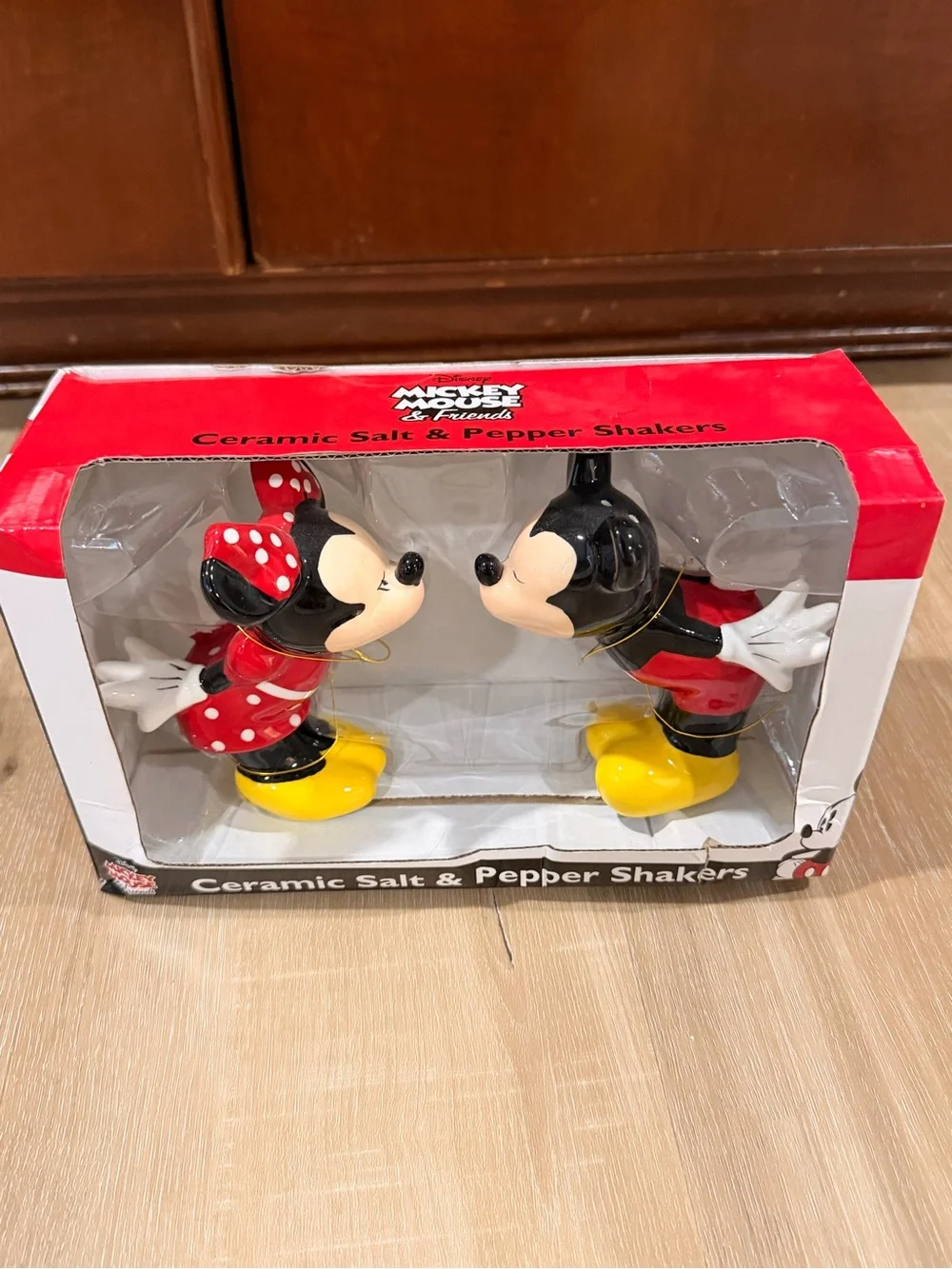 Mickey and Minnie kissing salt and pepper shakers